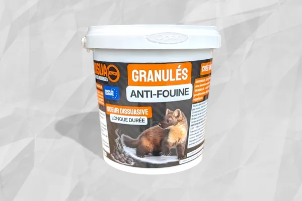 Nuisija Granulés Anti-Fouine — seau 1 L dans des combles